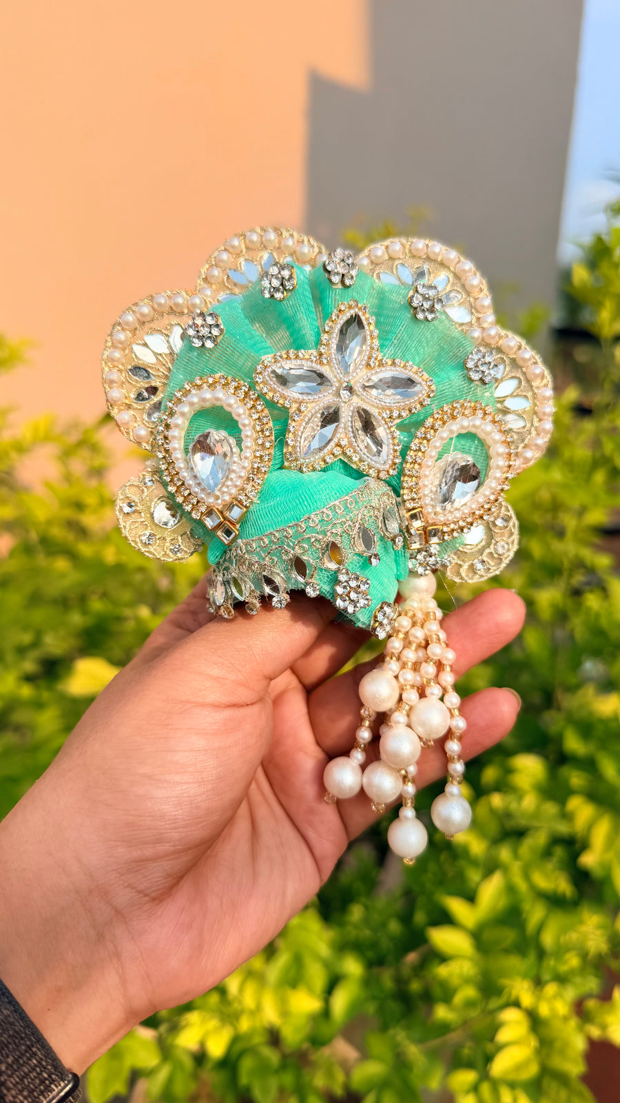 Mint mirror crystals