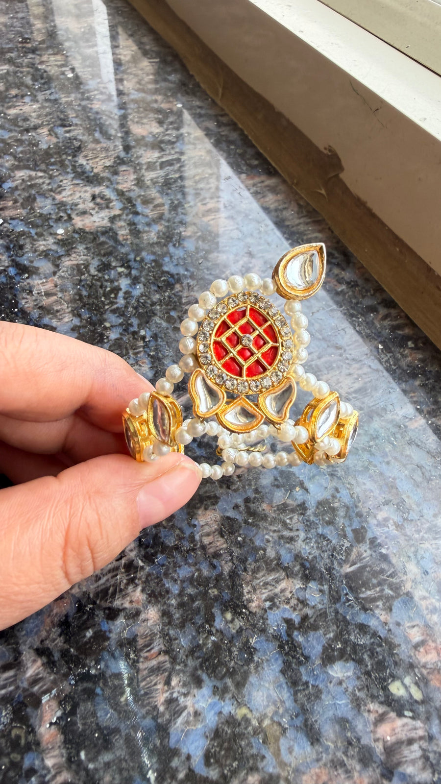 Kundan mukut openable